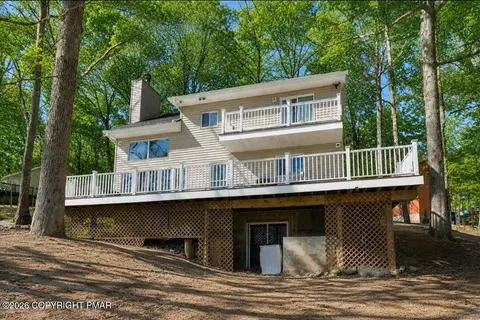 5873 Decker Rd, Bushkill, PA 18324
