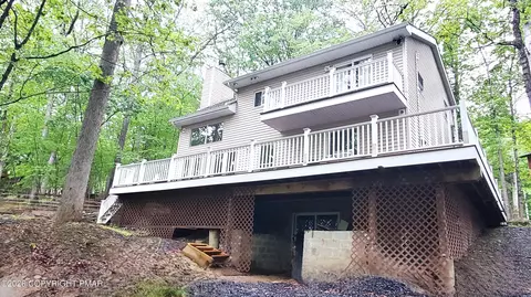 5873 Decker Rd, Bushkill, PA 18324