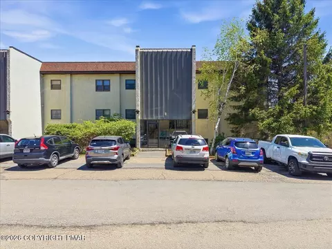 146 Foxfire Dr, Mount Pocono, PA 18344