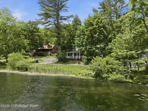 120 Hidden Hollow Ln, Stroudsburg, PA 18360