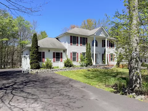 119 Blackfoot Ln, Tobyhanna, PA 18466