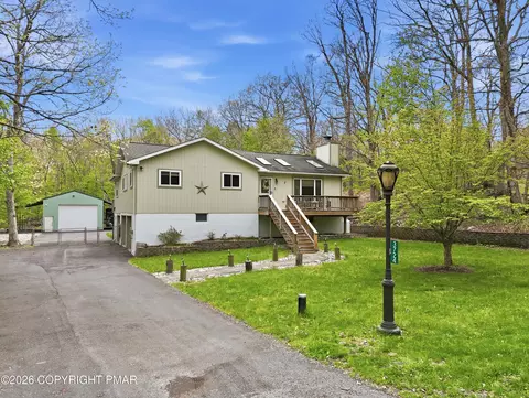 3724 Bristol Cir E, East Stroudsburg, PA 18302
