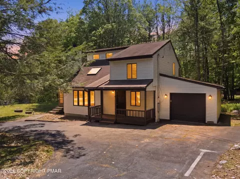 107 Morris Pl, Bushkill, PA 18324