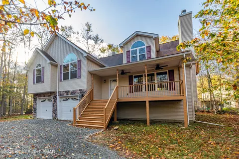 7170 Winnebago Dr, Pocono Lake, PA 18347
