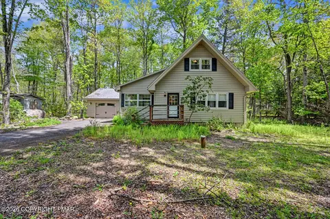 122 Sweet Briar Rd, Pocono Pines, PA 18350