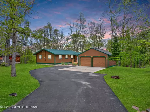 307 Timber Hill Rd, Henryville, PA 18332