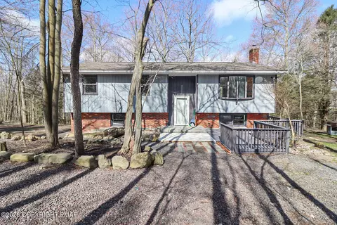 1543 Coolbaugh Rd, Gouldsboro, PA 18424