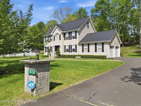 2016 Gorden Ridge Dr, East Stroudsburg, PA 18302