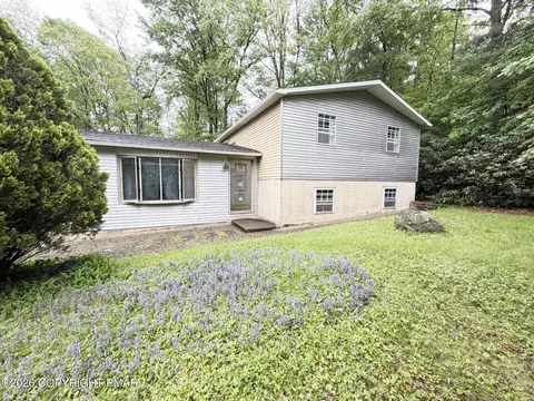 7 8th Ave, Nesquehoning, PA 18240