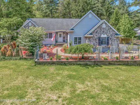 4 Jonathans Way, Henryville, PA 18332