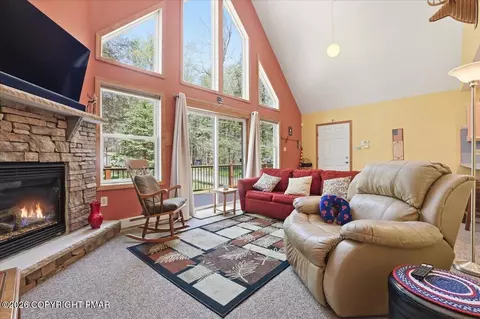 82 Timberlane Dr, Albrightsville, PA 18210