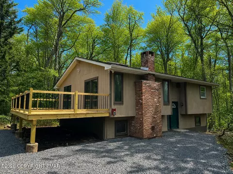 9121 Brandywine Dr, Tobyhanna, PA 18466