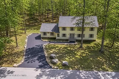 2312 Cramer Ct, Bushkill, PA 18324