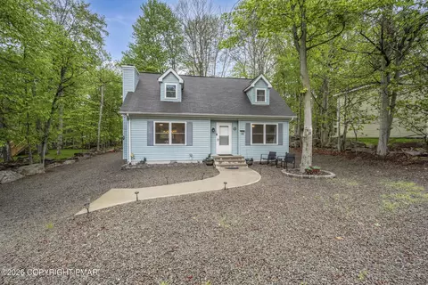 7430 Ventnor Dr, Tobyhanna, PA 18466