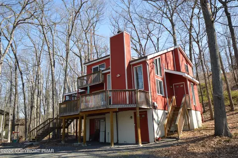128 Ashley Ct, Bushkill, PA 18324
