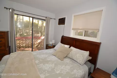 Bedroom - 128 Ashley Ct, Bushkill, PA 18324 photo 1 of 10