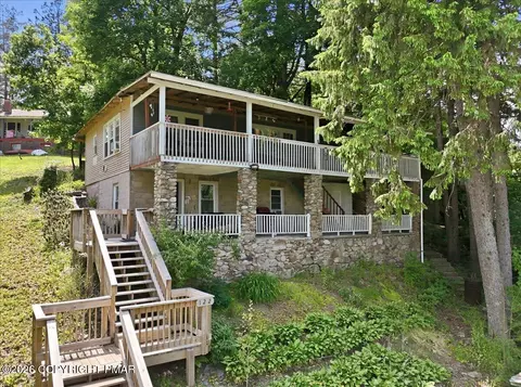 122 Cross Rd, Saylorsburg, PA 18353