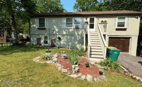3602 Acorn Cir, East Stroudsburg, PA 18302