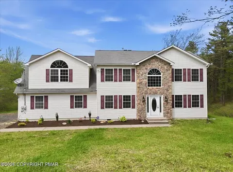1201 Clover Rd, Long Pond, PA 18334