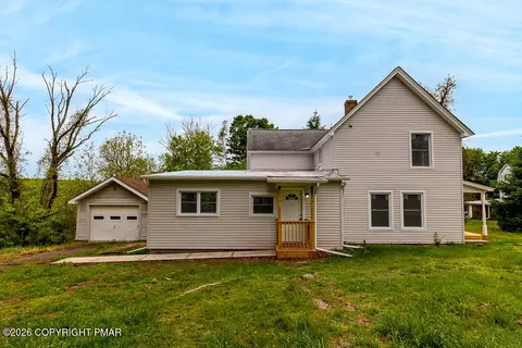 174 Sand Spring Rd, Cresco, PA 18326