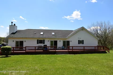 160 Quiet Valley Rd, Mount Bethel, PA 18343