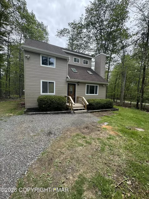 8482 Bumble Bee Way, Tobyhanna, PA 18466