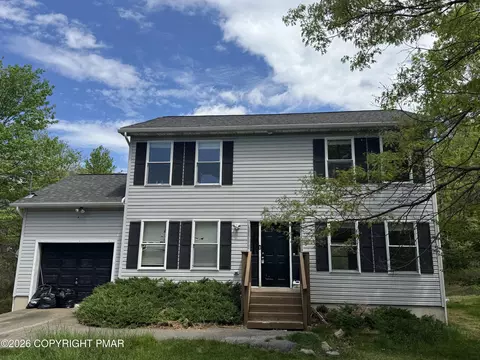 1291 Glade Dr, Long Pond, PA 18334