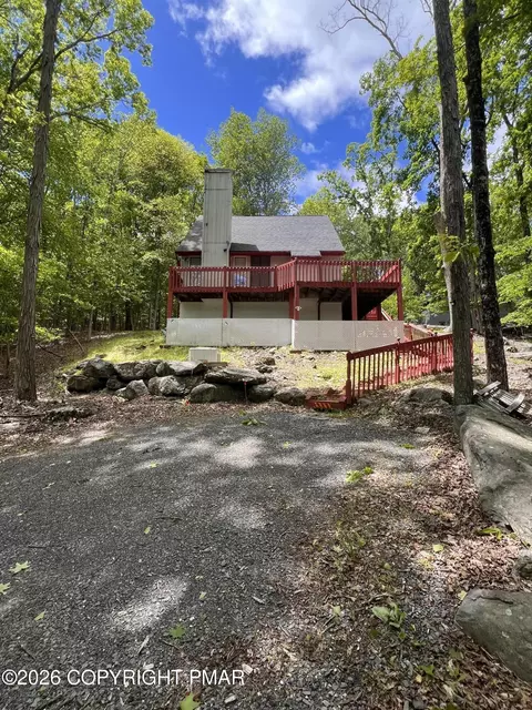 5709 Decker Rd, Bushkill, PA 18324