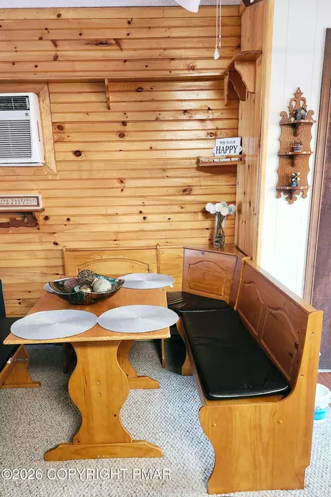 Dining - 5709 Decker Rd, Bushkill, PA 18324 photo 1 of 1