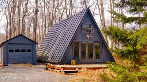 403 Antler Ln, Tobyhanna, PA 18466