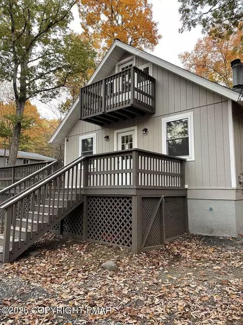 1014 Alpine Dr, East Stroudsburg, PA 18302