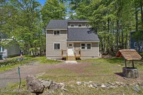 8592 Periwinkle Dr, Tobyhanna, PA 18466