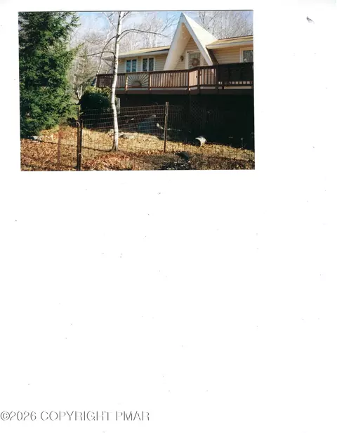 104 Tepee Dr, Pocono Lake, PA 18347