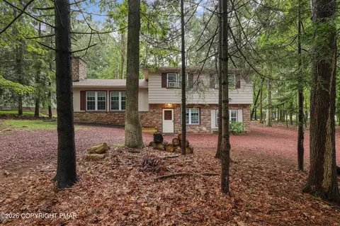 14 Sassafras Rd, Lake Harmony, PA 18624
