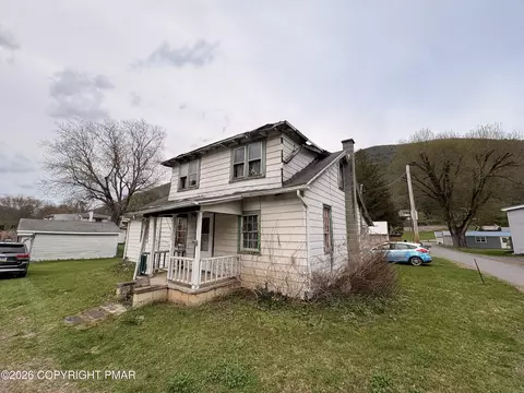 43 2nd St, Waterville, PA 17776