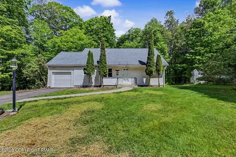 754 Carlton Rd, Tobyhanna, PA 18466