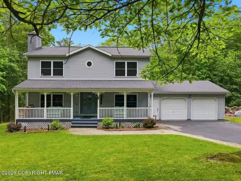 310 Estate Dr, East Stroudsburg, PA 18302