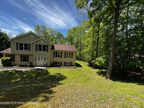 391 Rose Marie Ln, East Stroudsburg, PA 18302