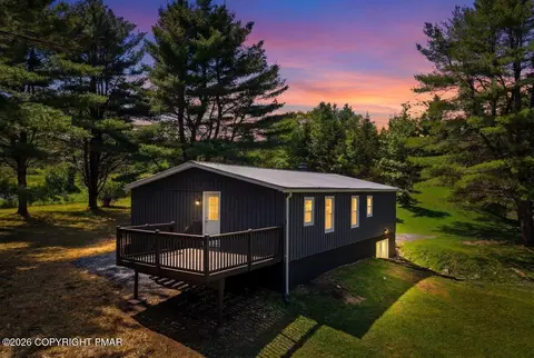 155 Blooming Grove Rd, Hawley, PA 18428