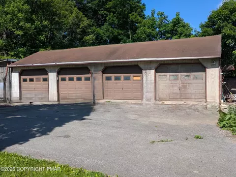 Exterior - 1085 Interchange Rd, Gilbert, PA 18331 photo 4 of 4