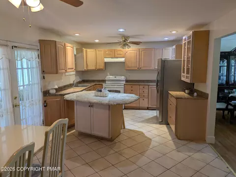 Kitchen - 1085 Interchange Rd, Gilbert, PA 18331 photo 4 of 6