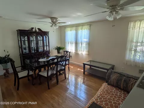 Dining - 1085 Interchange Rd, Gilbert, PA 18331 photo 3 of 4