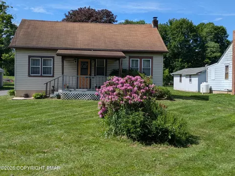 Exterior - 1085 Interchange Rd, Gilbert, PA 18331 photo 2 of 4
