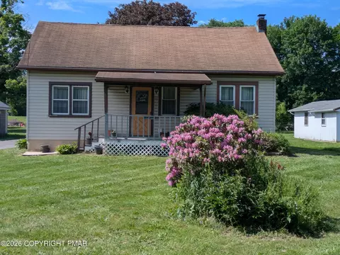 Exterior - 1085 Interchange Rd, Gilbert, PA 18331 photo 1 of 4
