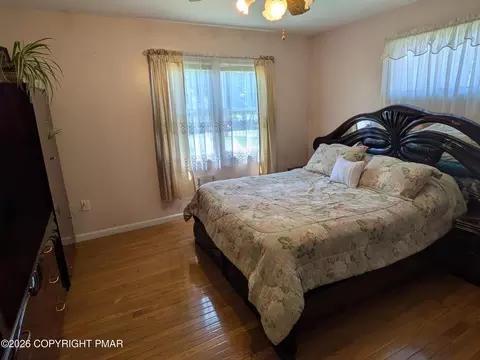 Bedroom - 1085 Interchange Rd, Gilbert, PA 18331 photo 3 of 5