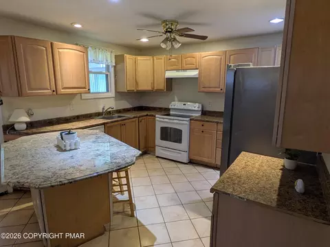 Kitchen - 1085 Interchange Rd, Gilbert, PA 18331 photo 5 of 6