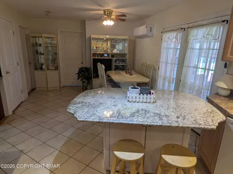 Dining - 1085 Interchange Rd, Gilbert, PA 18331 photo 2 of 4