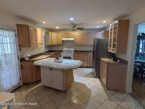 Kitchen - 1085 Interchange Rd, Gilbert, PA 18331 photo 2 of 6