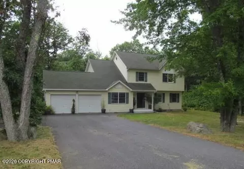 121 Crown Point Dr, East Stroudsburg, PA 18302