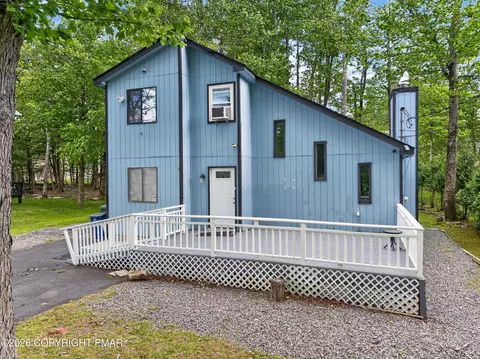 3335 Woodland Dr, Tobyhanna, PA 18466